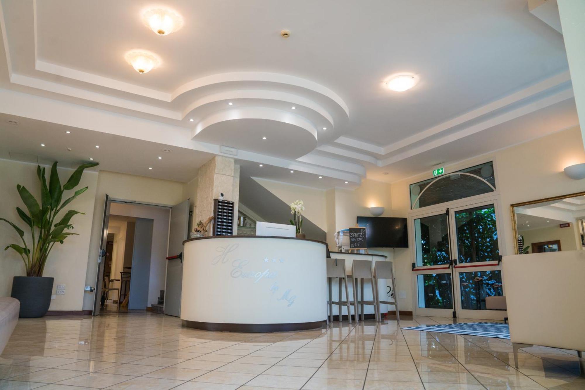 Hotel Europa ميلانو ماريتيما المظهر الخارجي الصورة