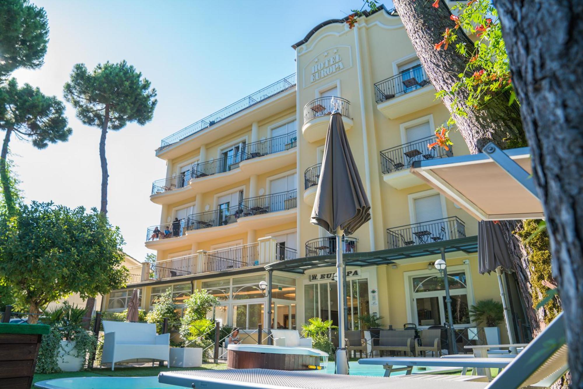 Hotel Europa ميلانو ماريتيما المظهر الخارجي الصورة