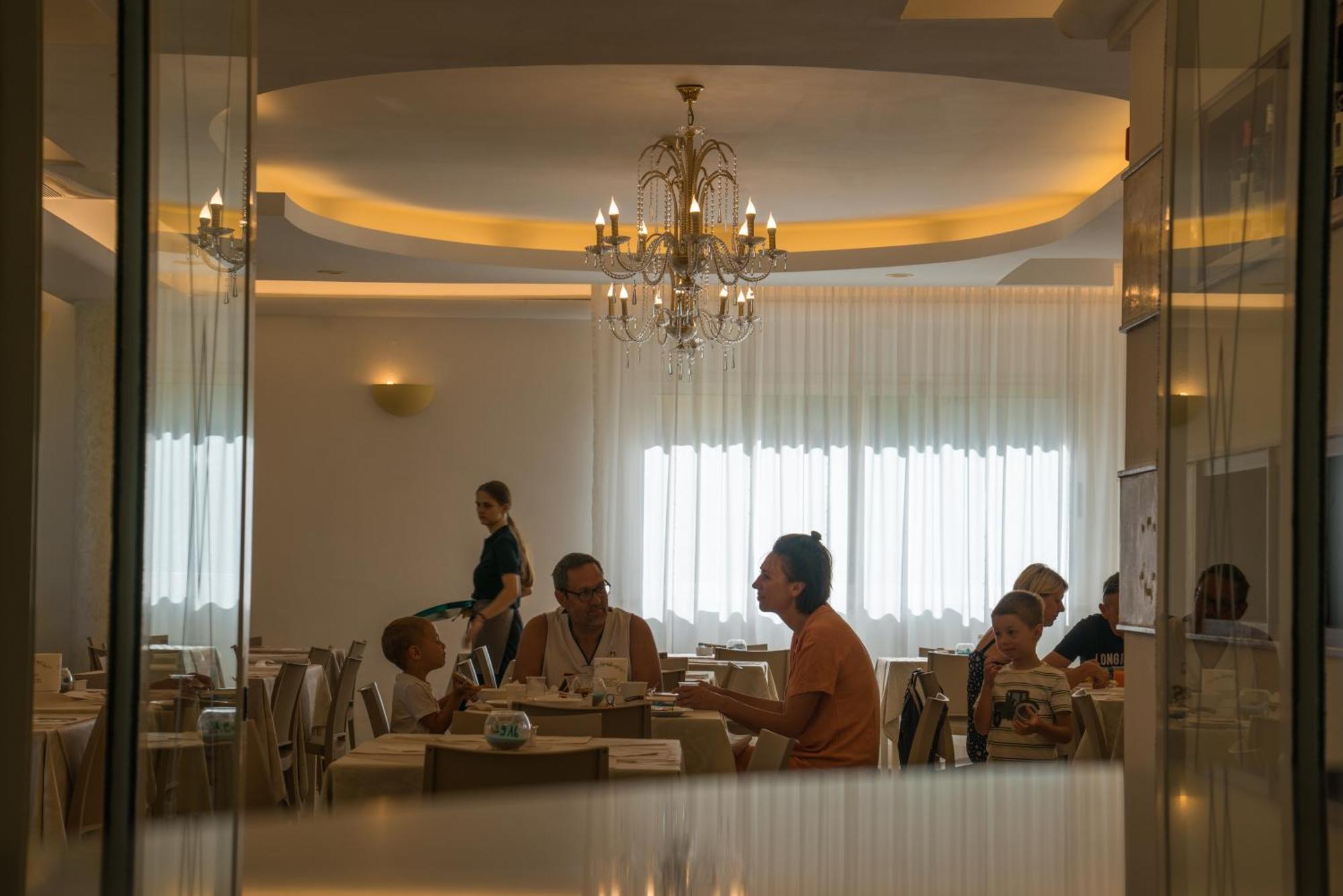 Hotel Europa ميلانو ماريتيما المظهر الخارجي الصورة